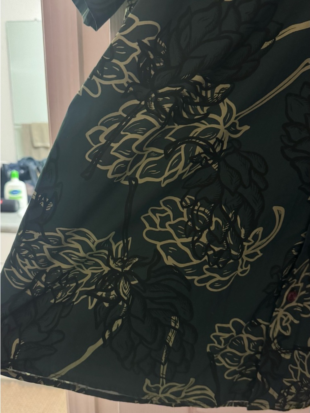 Elysian Men's Green Floral Short-Sleeve Shirt - Picture 7 of 7